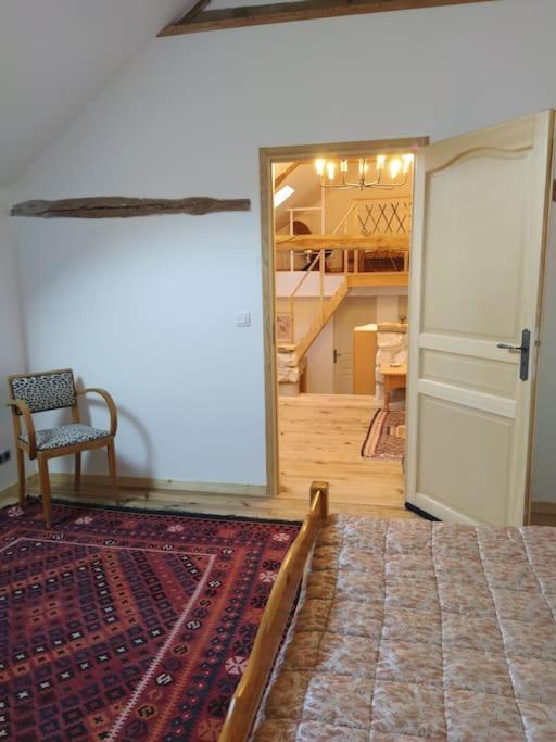 Superbe Appartement Dans Charmant Corps De Ferme Acheres-la-Foret Экстерьер фото